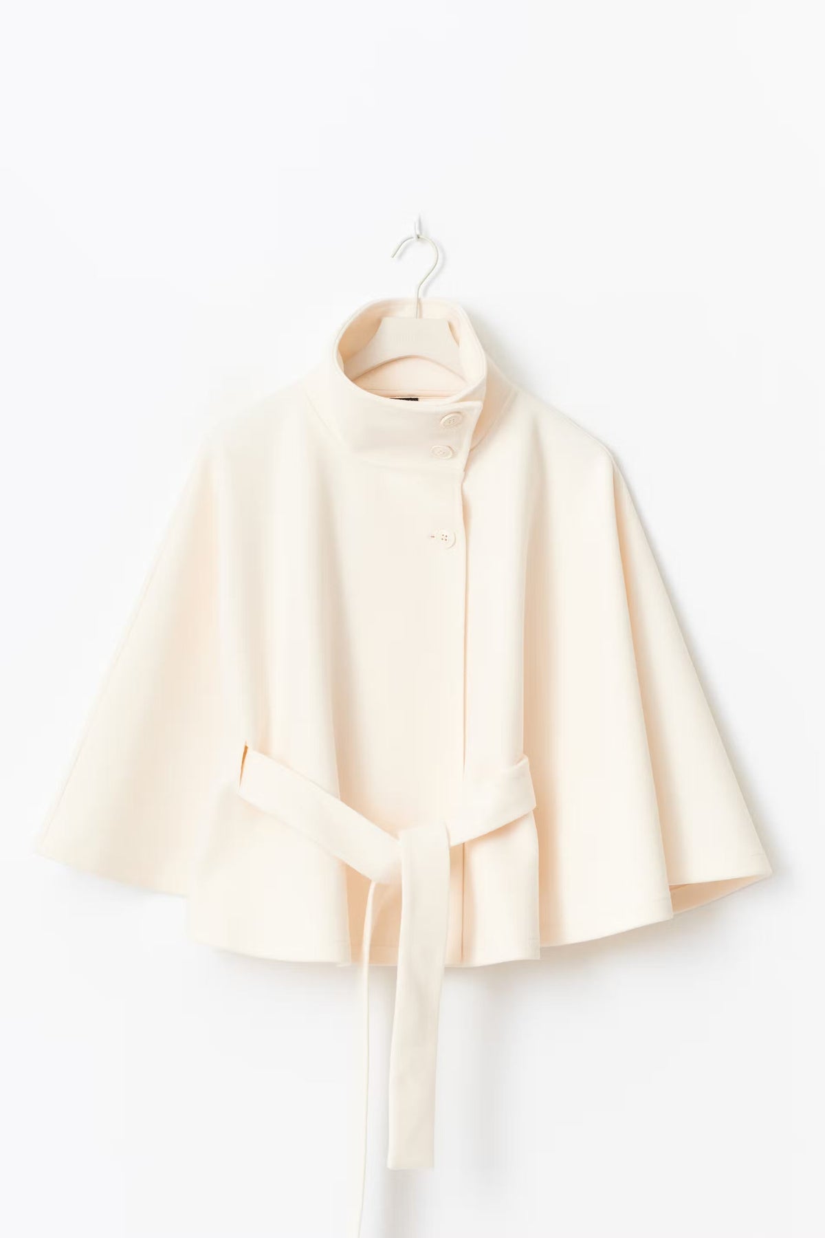 Beatrix | Chaqueta capa con cinturón y cuello alto