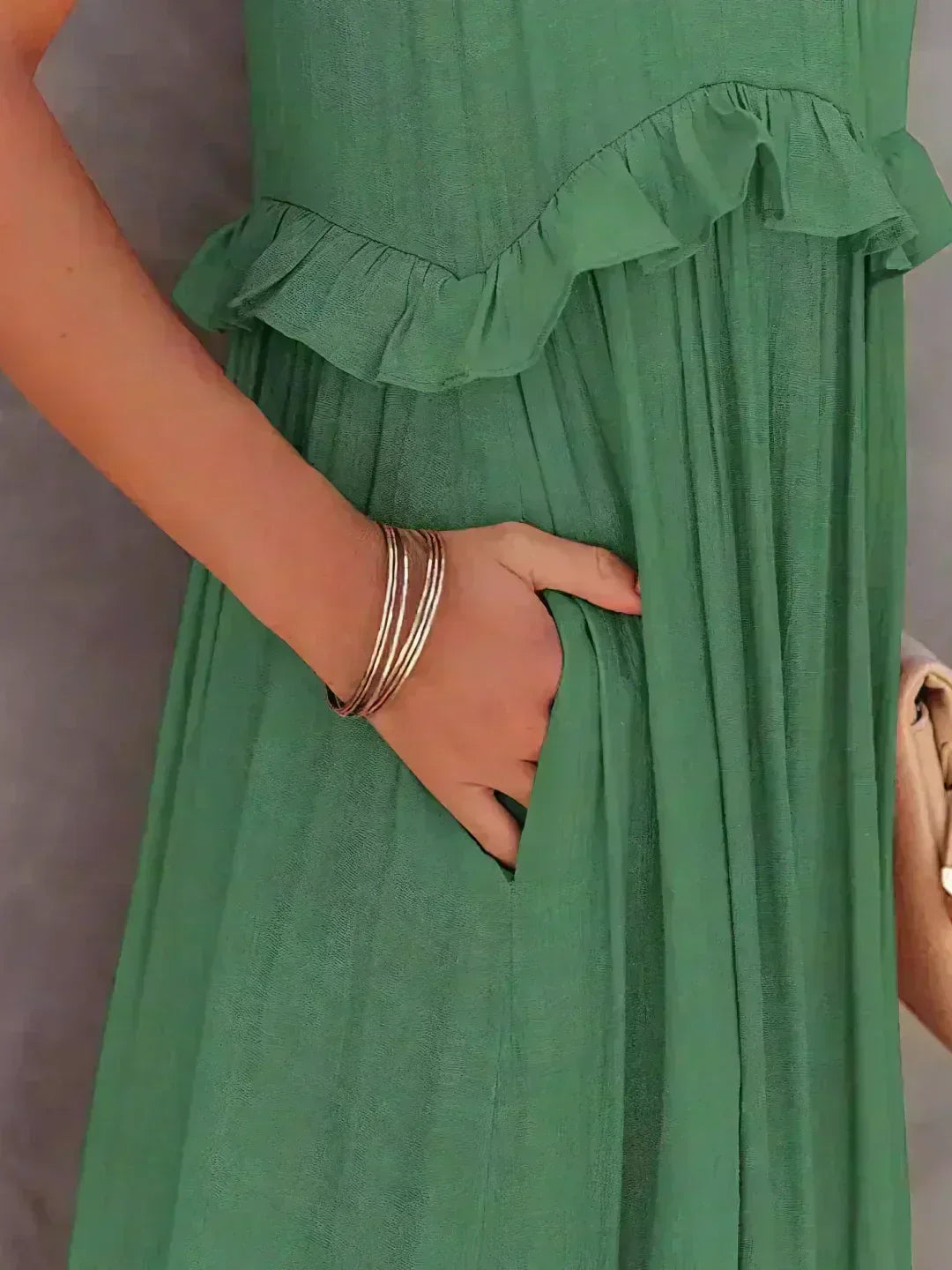 Lou | Vestido elegante sin mangas con volantes