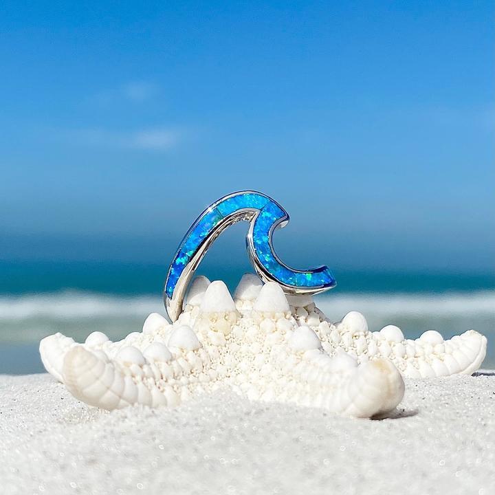 Anillo ola del océano en ópalo y plateado