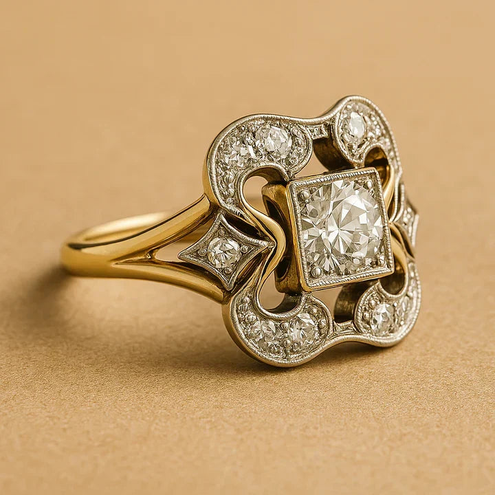 Anillo dorado vintage con circonita