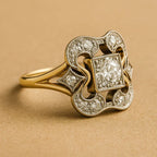 Anillo dorado vintage con circonita