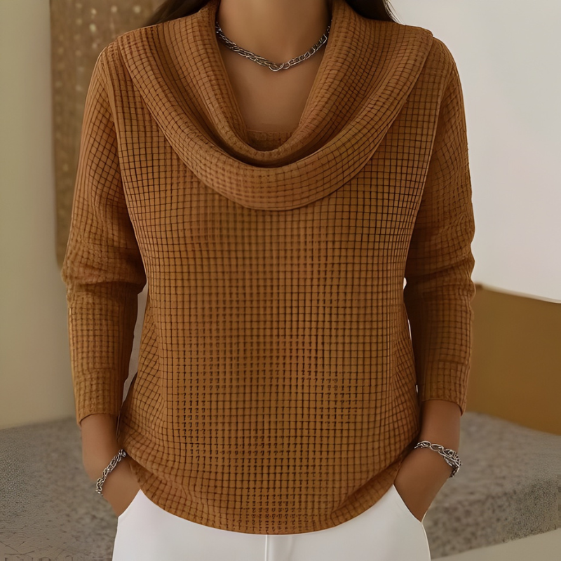 Amber | Jersey cálido de textura gofre con elegante cuello cascada