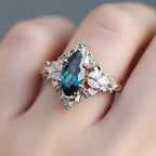 Anillo exótico cristalino azul