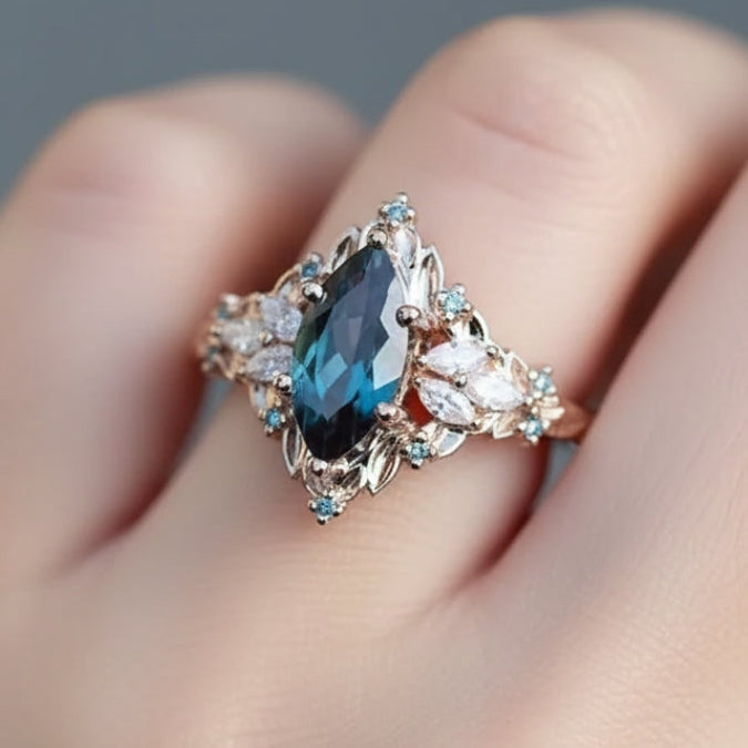 Anillo exótico cristalino azul