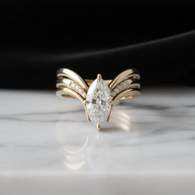 Anillo dorado Drop Crown