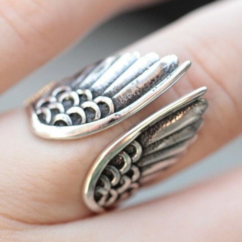 Anillo ajustable Angel en tono plateado