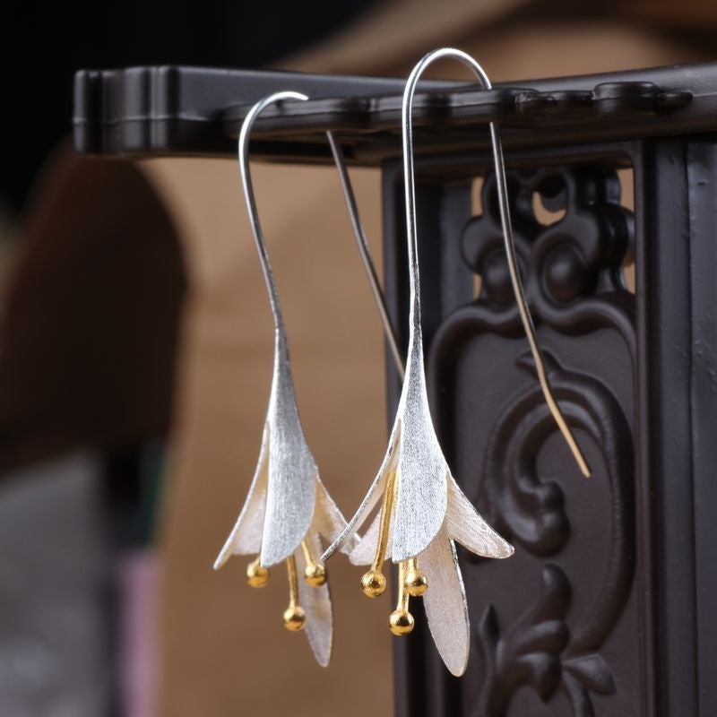 Pendientes de flor plateados