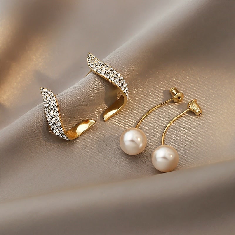 Pendientes de perla con detalle dorado
