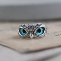 Anillo ajustable búho de la suerte en plateado y ópalo