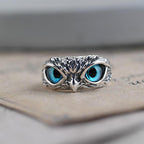 Anillo ajustable búho de la suerte en plateado y ópalo