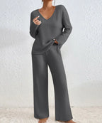 Marian | Conjunto de dos piezas con pantalón y top de cuello de pico