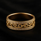 Anillo hueco dorado