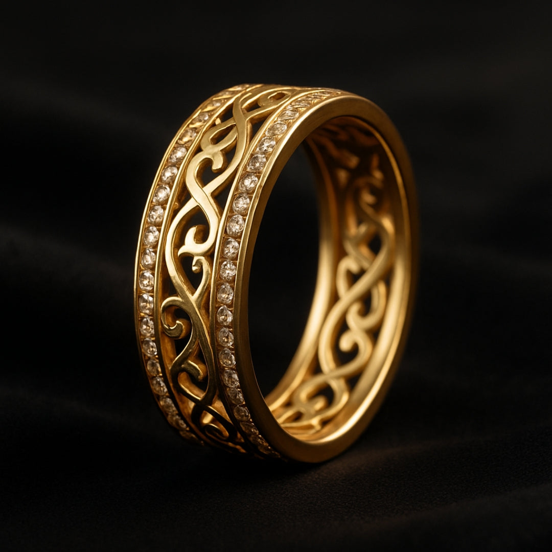 Anillo hueco dorado