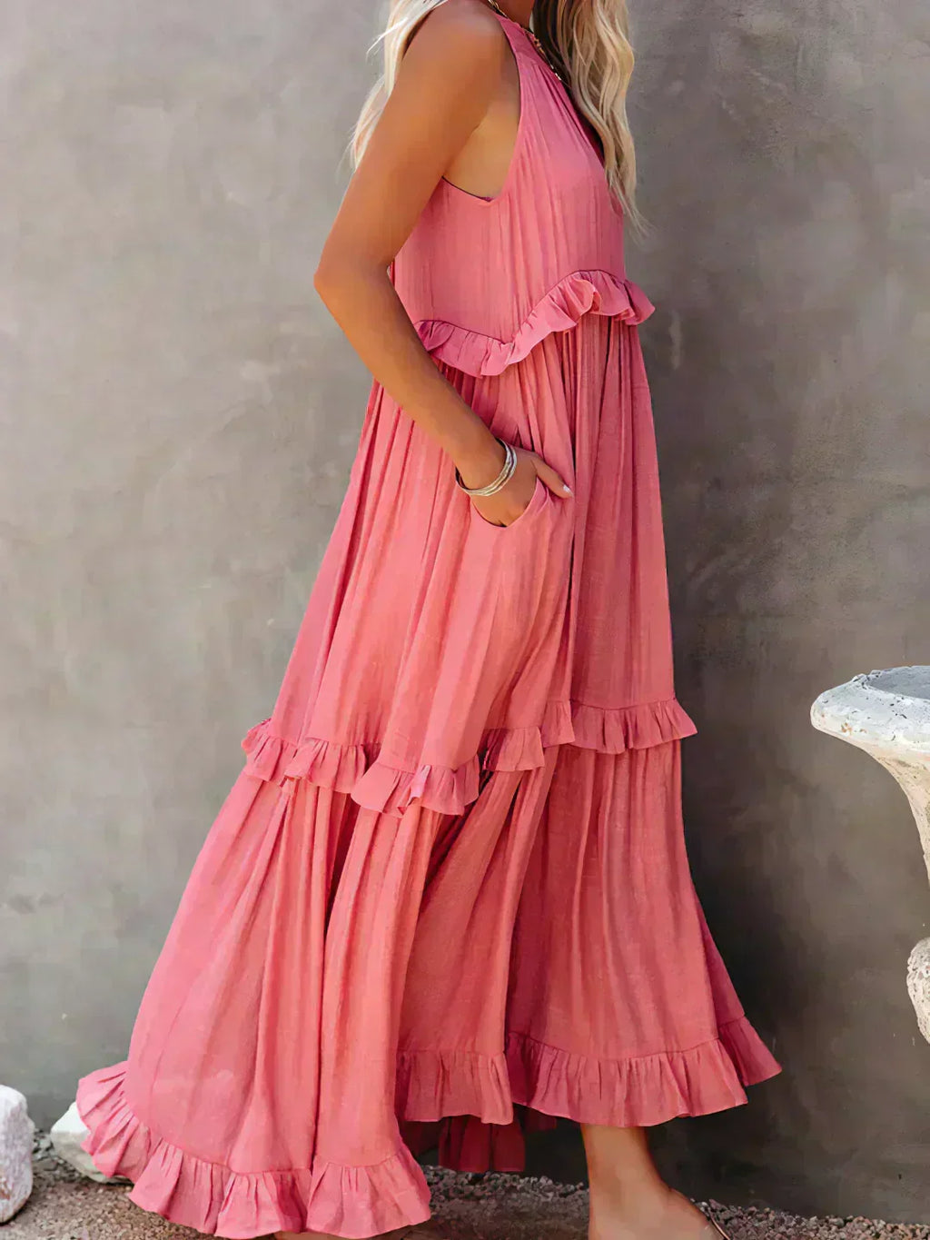 Lou | Vestido elegante sin mangas con volantes