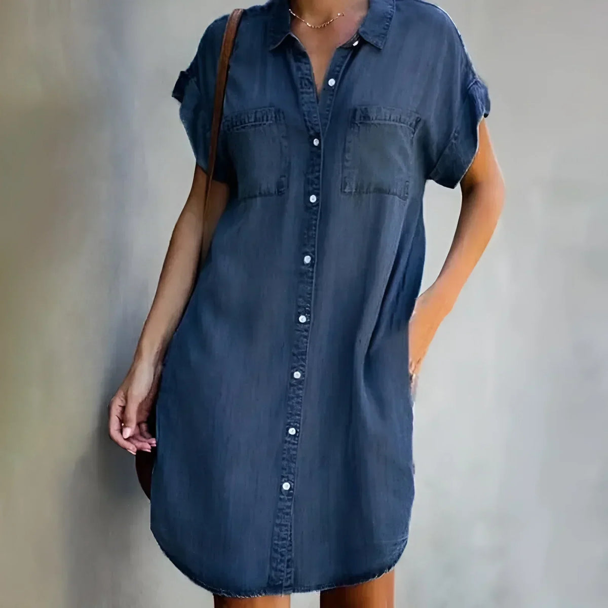 Andrea | Vestido camisero relajado con botones
