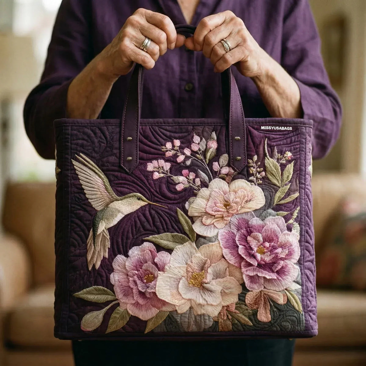 Bolso acolchado con colibríes y orquídeas
