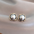 Pendientes elegantes de perla negra