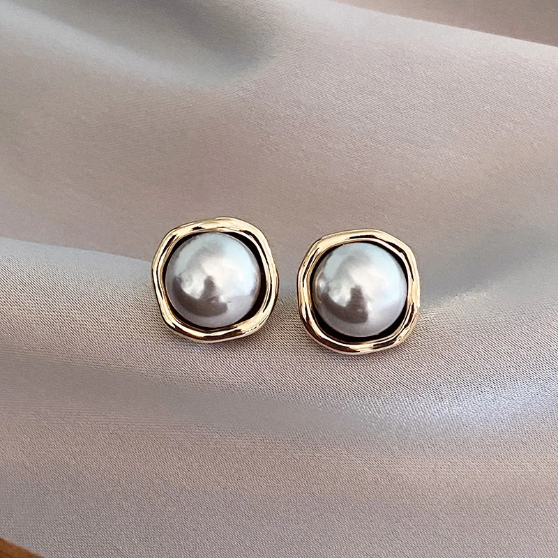 Pendientes elegantes de perla negra