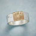 Anillo plateado vintage con hilos dorados