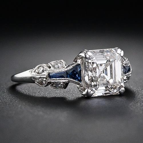 Anillo vintage brillante en azul y plateado