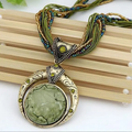 Collar verde y dorado