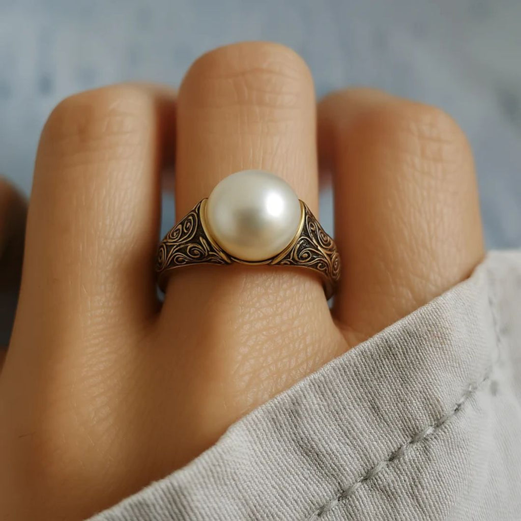 Anillo dorado vintage con perla