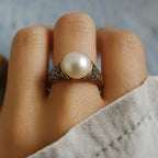 Anillo dorado vintage con perla