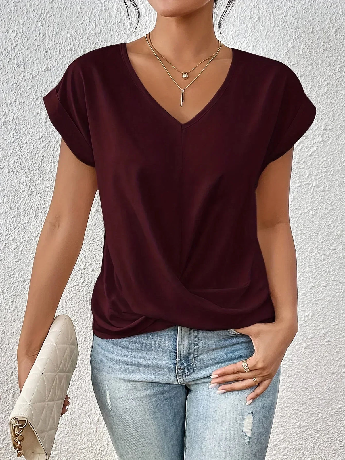 Nilay | Camiseta de manga corta y cuello de pico con estilo