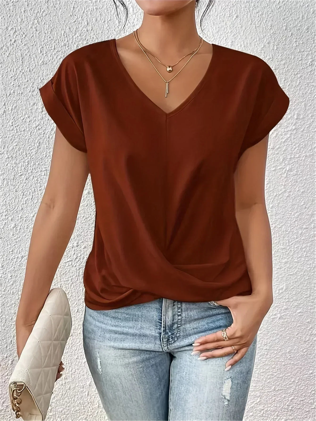 Nilay | Camiseta de manga corta y cuello de pico con estilo