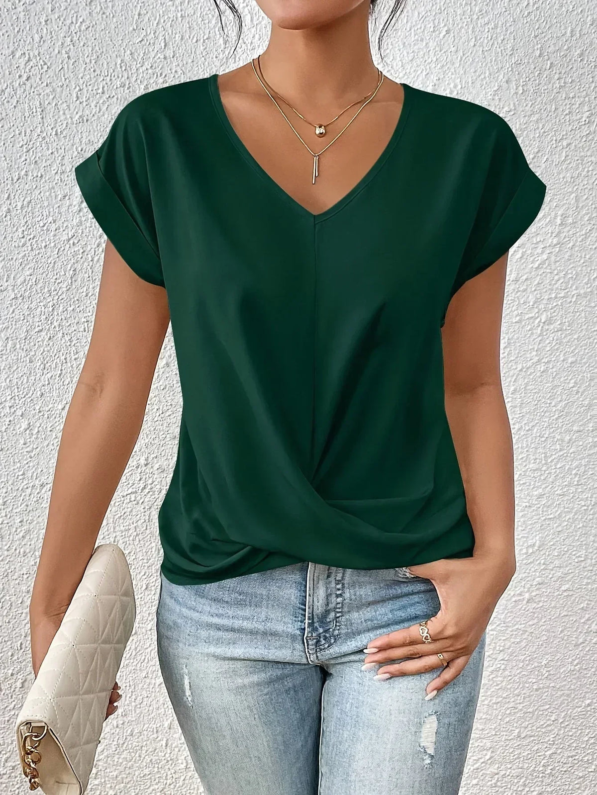 Nilay | Camiseta de manga corta y cuello de pico con estilo