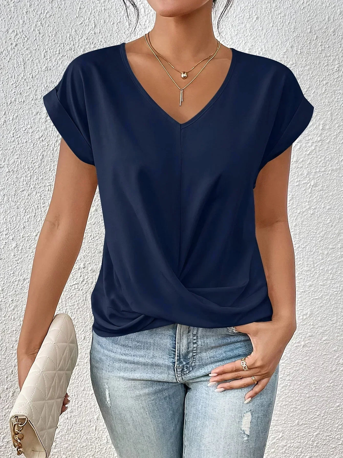 Nilay | Camiseta de manga corta y cuello de pico con estilo